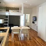 Ambassade De Bourgogne Hotel *