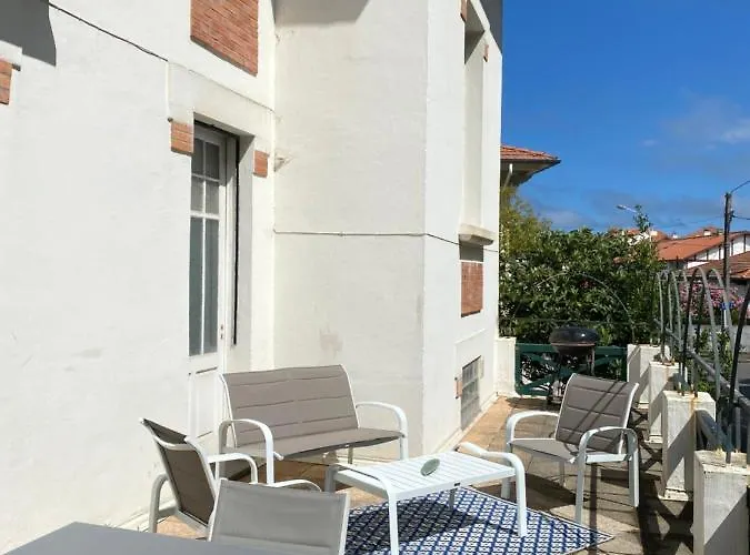 Hotell Ambassade De Bourgogne *